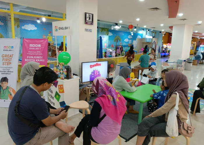 English One Pekalongan Gelar Open Booth, Perkenalkan Metode Belajar Interaktif untuk Anak