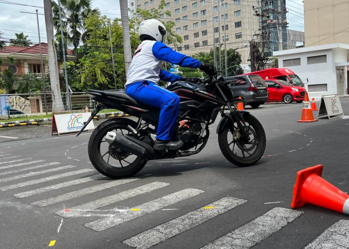 Honda Jateng Siapkan Guru – Guru SMK untuk Ajar Muridnya Safety Riding