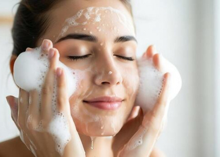 4 Merk Sabun Cuci Muka untuk Flek Hitam yang Menahun , Cocok Dipakai Usia 40 Tahunan