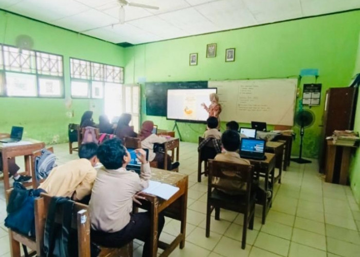 Bapukros, novasi E-Book Guru SD Kraton Kidul, Sulap Budaya Lokal Jadi Puisi Akrostik