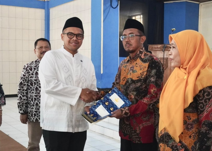 Pemkab Batang Beri Penghargaan kepada 313 ASN Purna Tugas