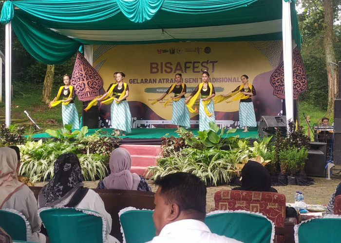 Bisa Fest di Linggoasri, Tampilkan Gelaran Atraksi Seni Tradisional