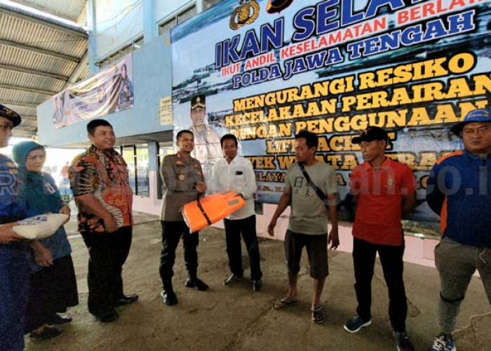 Program Ikan Selayar, Para Nelayan Dapat Bantuan Life Jacket