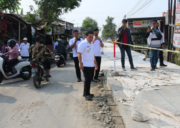 Plt Bupati Sukirman Tinjau Perbaikan Jalan Watusalam, Progres 36 Persen dan Ditargetkan November Selesai