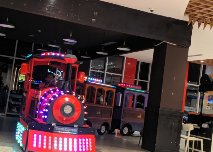 Choo Choo Train, Berkeliling Seru Menaiki Wahana Kereta Api Mini di Mall