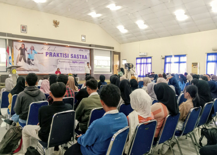 Peringati Bulan Bahasa, Prodi PBSI Unikal Gelar Kuliah Umum Praktisi Sastra, Hadirkan Apito Lahire