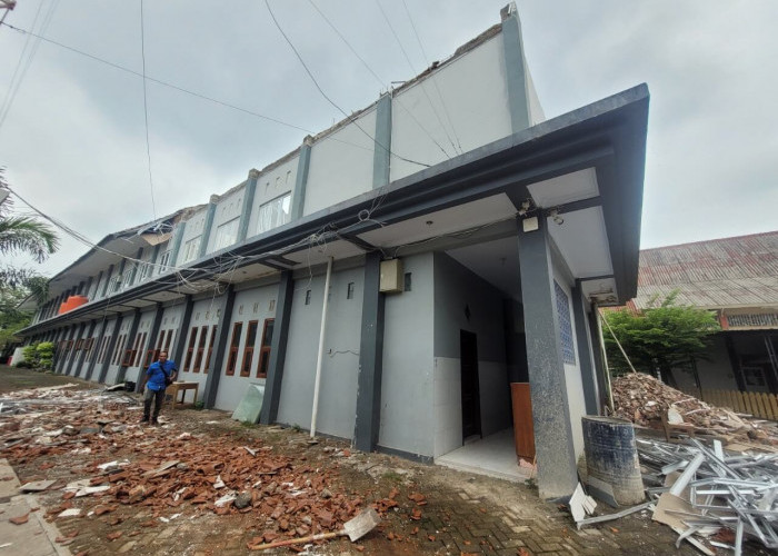 Baru Selesai Dibangun Pakai APBN, Atap Gedung Perpustakaan SMAN 3 Pekalongan Ambruk