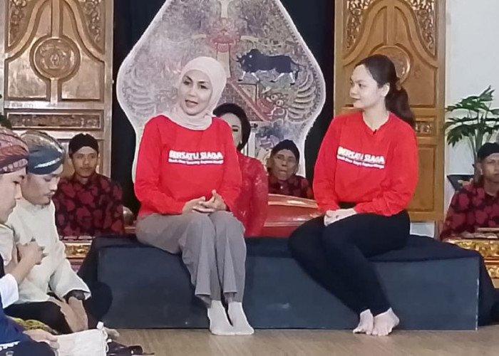 Hadapi Darurat Sampah, Bupati Kendal Tampil di Seni Pertunjukan Rakyat Gaungkan Pentingnya Pilah Sampah!