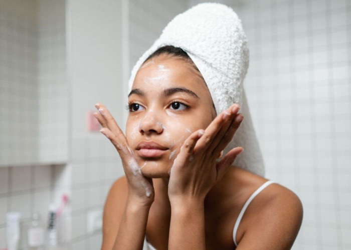 5 Face Wash yang Bagus dan Mencerahkan, Cocok Buat Kamu yang Ingin Kulit Putih