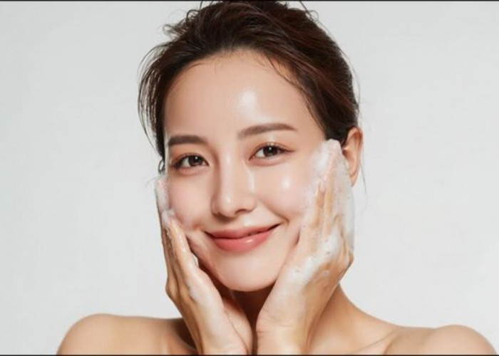 4 Rekomendasi Sabun Cuci Muka untuk Kulit Kering dan Kusam, Bikin Cerah Merata