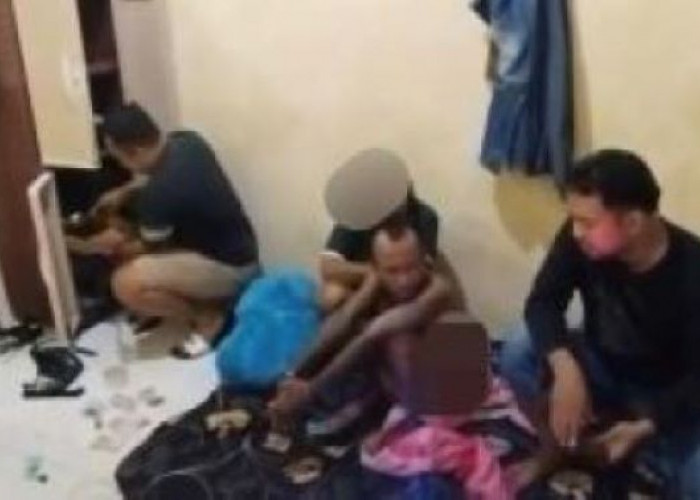 Digerebek Saat Santai di Kamar Kos, Pengedar Sabu Bertato Tak Berkutik, 8 Paket Siap Edar Disita Polisi