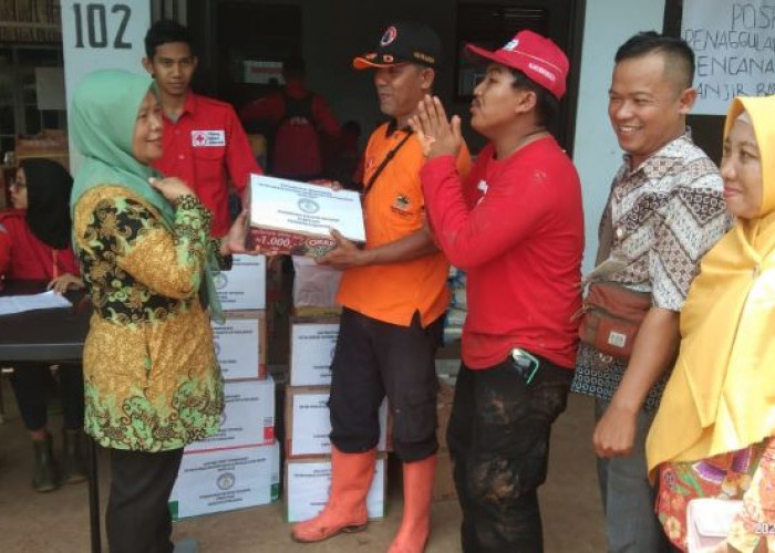 Peduli Korban Banjir Bandang Wangandowo, DPD Perhiptani Kabupaten Pekalongan Salurkan Bantuan