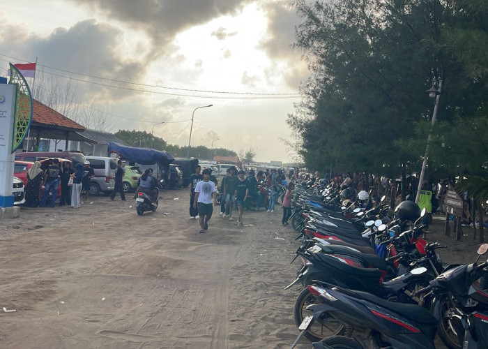 Pasca Lebaran 1447 H, Pantai Wonokerto Diserbu Pengunjung