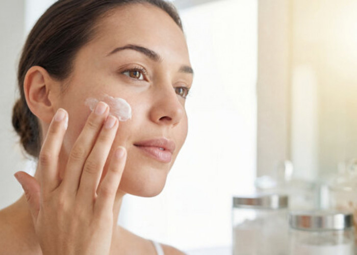 5 Moisturizer Terbaik untuk Flek Hitam Usia 40 Tahun Ke Atas