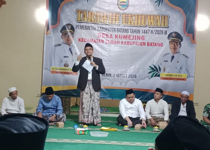 Bupati Batang Janjikan Bantuan Rp200 Juta untuk Masjid dan TPS Usai Salat Tarawih
