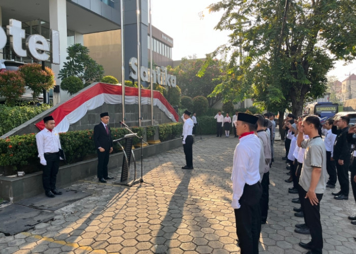 Peringati HUT RI ke-79, Hotel Santika Pekalongan Gelar Upacara Bendera 