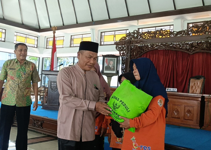 Baznas Batang Salurkan 2.200 Paket Sembako untuk Mustahik Jelang Lebaran