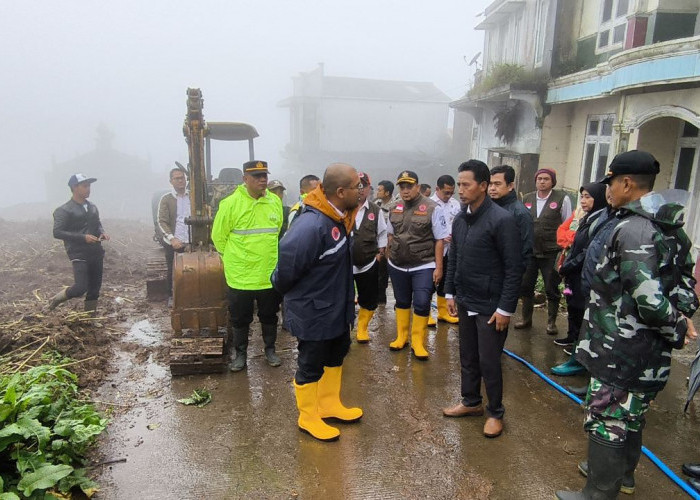 Longsor di Desa Pranten Rusak Belasan Rumah, Bupati Batang Siapkan Relokasi Warga