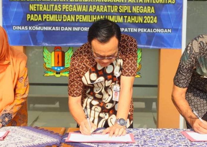ASN Dinkominfo Kabupaten Pekalongan Kompak Lakukan Ikrar Netralitas Pemilu 2024