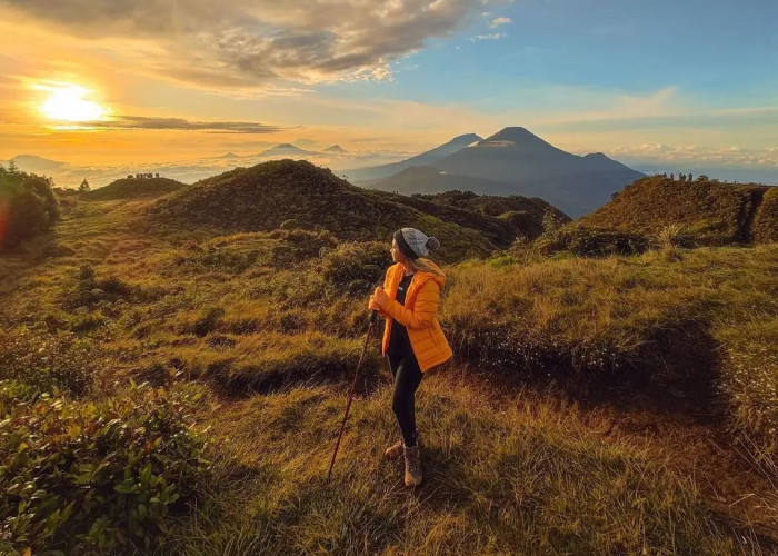 Cocok untuk Pendaki Pemula! Inilah 5 Gunung di Jawa Tengah yang Tidak Terlalu Tinggi, Rutenya Cukup Mudah!