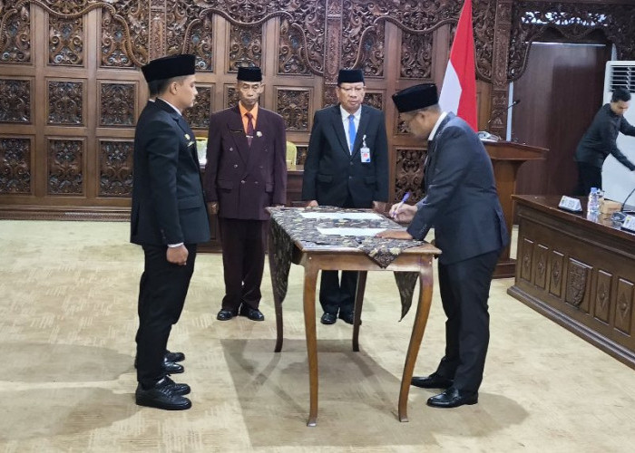 Bupati Batang Lantik 3 Camat Baru, Dua Diantaranya Sebelumnya Jabat Sekcam