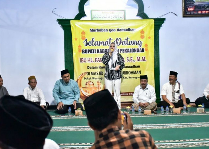 Safari Ramadhan, Bupati Pekalongan Fadia Arafiq Sambangi Masjid Jami’ Baiturrahman Desa Pododadi