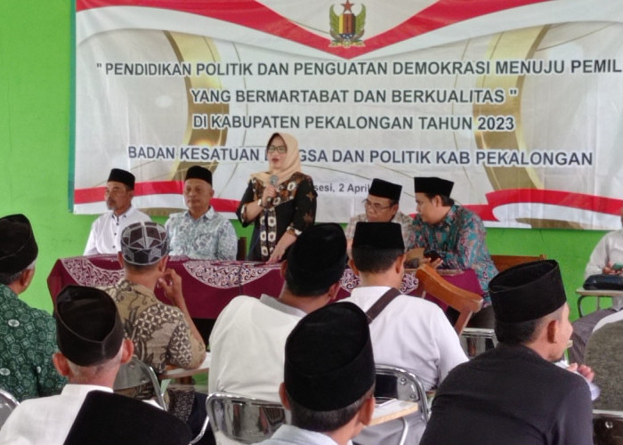 Masyarakat Kesesi Diberikan Pendidikan Politik untuk Tingkatkan Partisipasi Pemilih