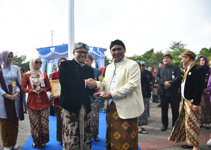 Pemkab Batang Raih Top 10 IDSD Jawa Tengah Berkat Pemanfaatan Data untuk Kebijakan