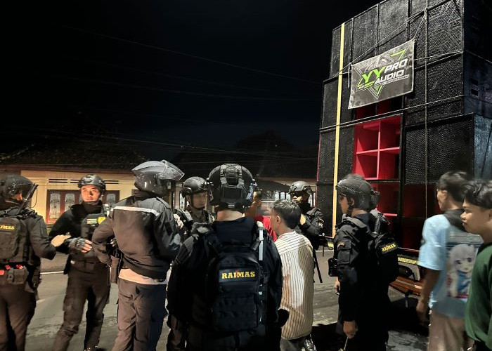 Patroli di Malam Takbiran, Tim Raimas Polres Pekalongan Temukan Warga Gunakan 'Sound Horeg' untuk Takbiran