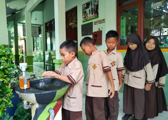 Keren, SDN Karanggeneng 01 Kandeman Konsisten Tanamkan Karakter Perilaku Ramah Lingkungan Hidup