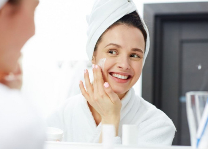 4 Merk Moisturizer yang Bagus untuk Kulit Kusam dan Berflek Hitam 