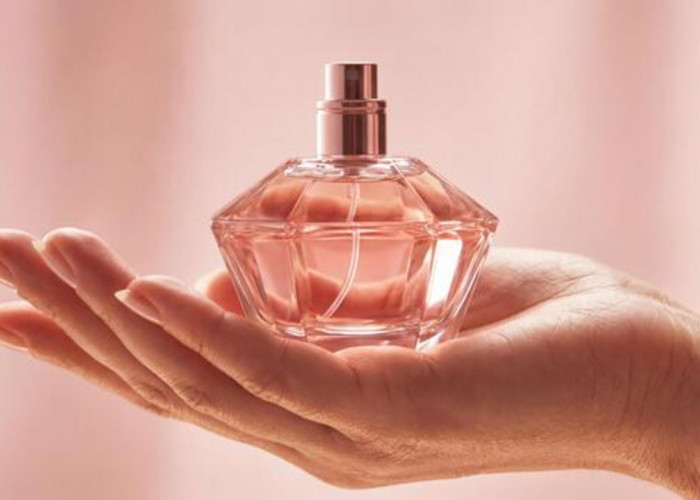 4 Rekomendasi Parfum yang Tahan Lama untuk Wanita