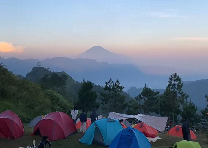 Punya View Gunung Slamet dan Ciremai, Gampeng Hills Paninggaran Jadi Alternatif Spot Camping di Pekalongan