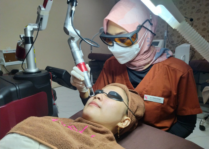 Tampil Glowing dengan 3 Treatment Laser Andalan Reta Beauty Clinik  
