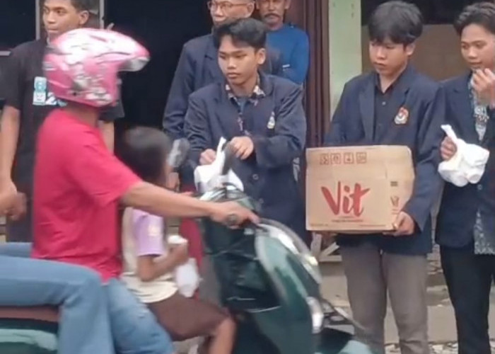 Ramadhan, Pemuda LDII Wiradesa Berbagi Takjil