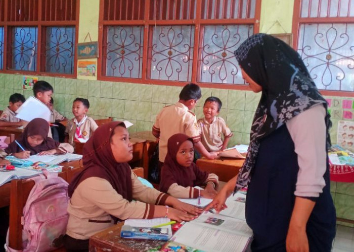 Cerita Guru SDN Kuripan Lor 01 Cetak Generasi Sehat Lewat Program 