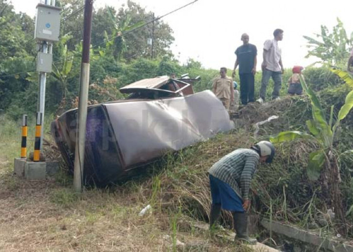 Ngeri, Minibus Bawa Santri Terbang Jungkir Balik di Alas Roban, Satu Tewas