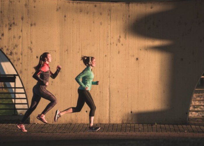 Jadwal Jogging untuk Menurunkan Berat Badan, Pilih Latihan di Pagi atau Sore Hari Nih? 