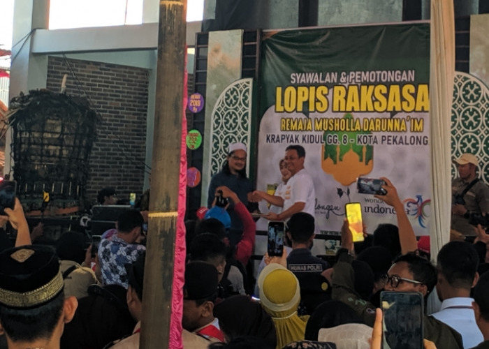 Kemeriahan Festival Lopis Raksasa 2024 yang Jadi Tradisi Syawalan di Kota Pekalongan