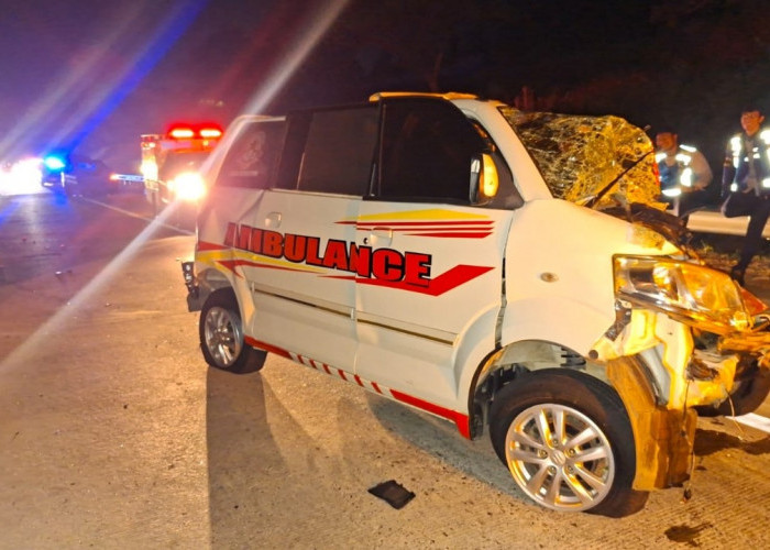 Kecelakaan Maut Tol Batang-Semarang, Tiga Penumpang Ambulans Tewas dalam Tabrakan Beruntun