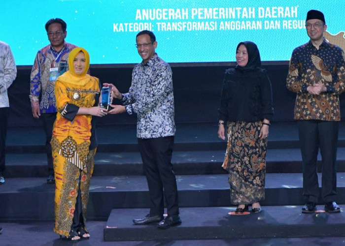 Bupati Pekalongan Fadia Arafiq Raih Penghargaan Anugerah Merdeka Belajar