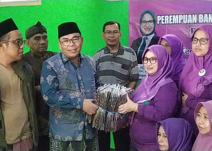 Melalui Posko Bencana DPC PKB, Perempuan Bangsa Serahkan Bantuan untuk Korban Bencana di Kabupaten Pekalongan
