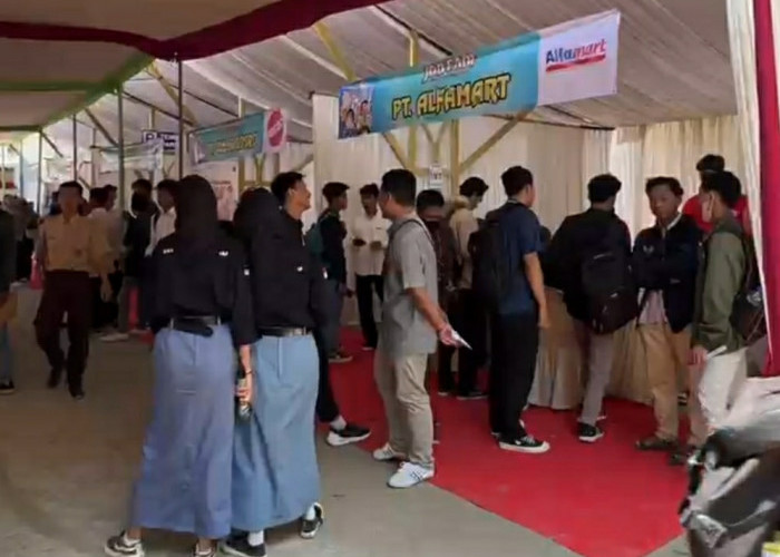 Perdana, Pencari Kerja Ramai Penuhi Jobfair SMK Negeri 1 Karangdadap.