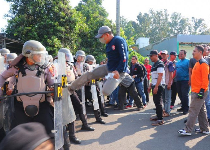 Jelang Pilkada Serentak 2024, Polres Pekalongan Gelar Latihan Sispamkota, Antisipasi Kerusuhan saat Pilkada