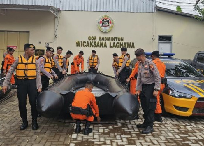 Memasuki Musim Hujan, Satuan Samapta Polres Pekalongan Lakukan Pengecekan Peralatan SAR