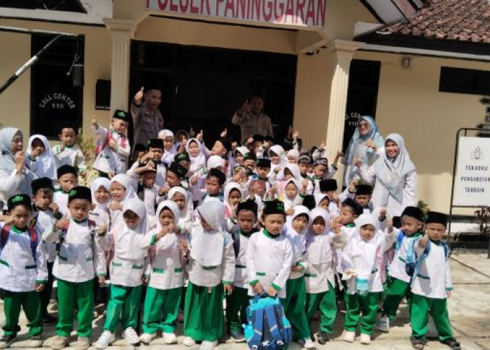 Polisi Sahabat Anak di Polsek Paninggaran, Ini Yang Dilakukan Puluhan Anak TK RA Al Hikmah