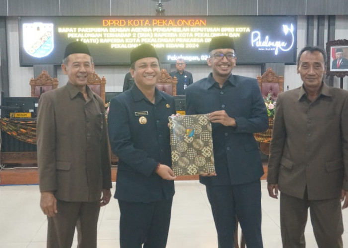 Rapat Paripurna DPRD Kota Pekalongan Tetapkan Tiga Raperda Menjadi Perda