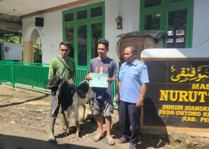 PDAM Kabupaten Pekalongan Tebar 8 Kambing Kurban di Lereng Sumber Mata Air