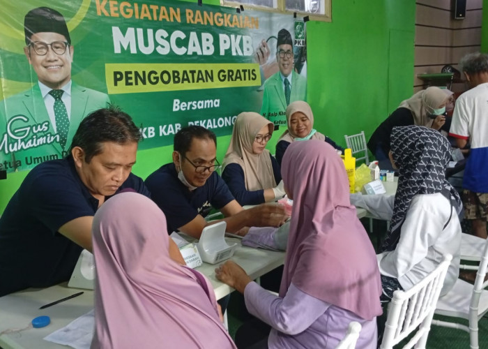 Jelang Muscab, PKB Kabupaten Pekalongan Gelar Pengobatan dan Sembako Gratis untuk Masyarakat