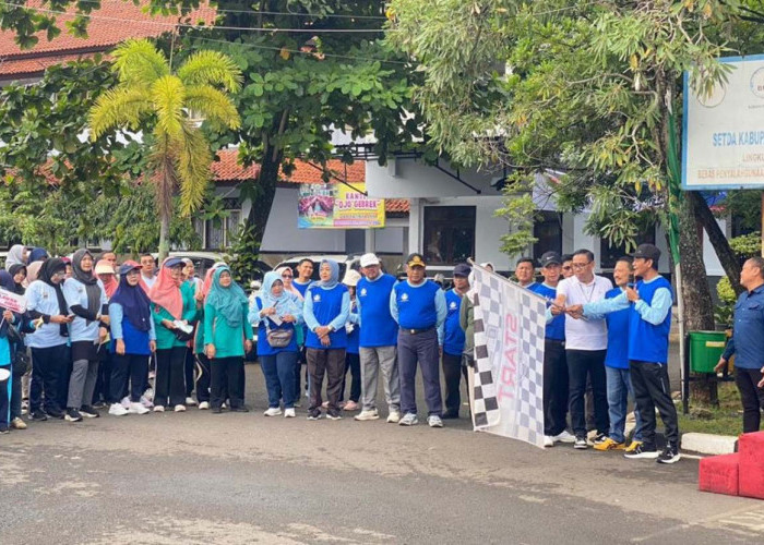 Semarakkan HUT Korpri ke-54 dengan Jalan Sehat, Wabup Batang Ajak ASN Jaga Kesehatan dan Integritas
